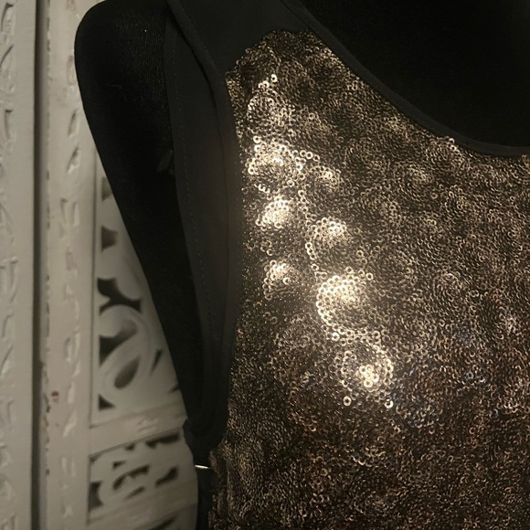 GIRLS/JR NWT! GOLD GLAM SEQUINED WITH BLACK BACKGROUND SLEEVELESS MINI DRESS - Picture 5 of 11